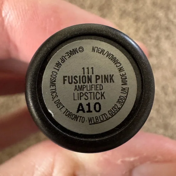 MAC Amplified Lipstick in Fusion Pink - Picture 3 of 3
